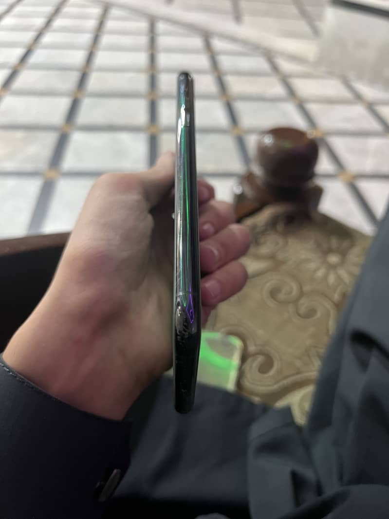 Apple iPhone 11 Pro Max 2
