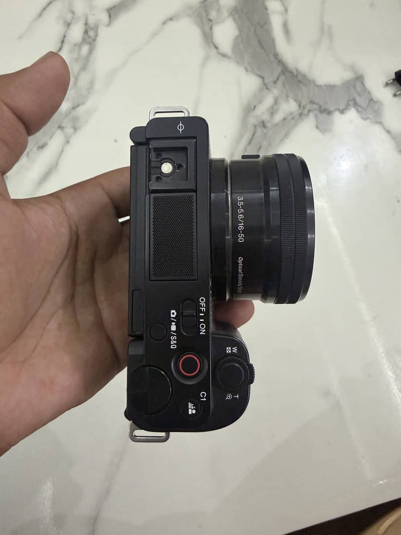 Sony ZV E10 4