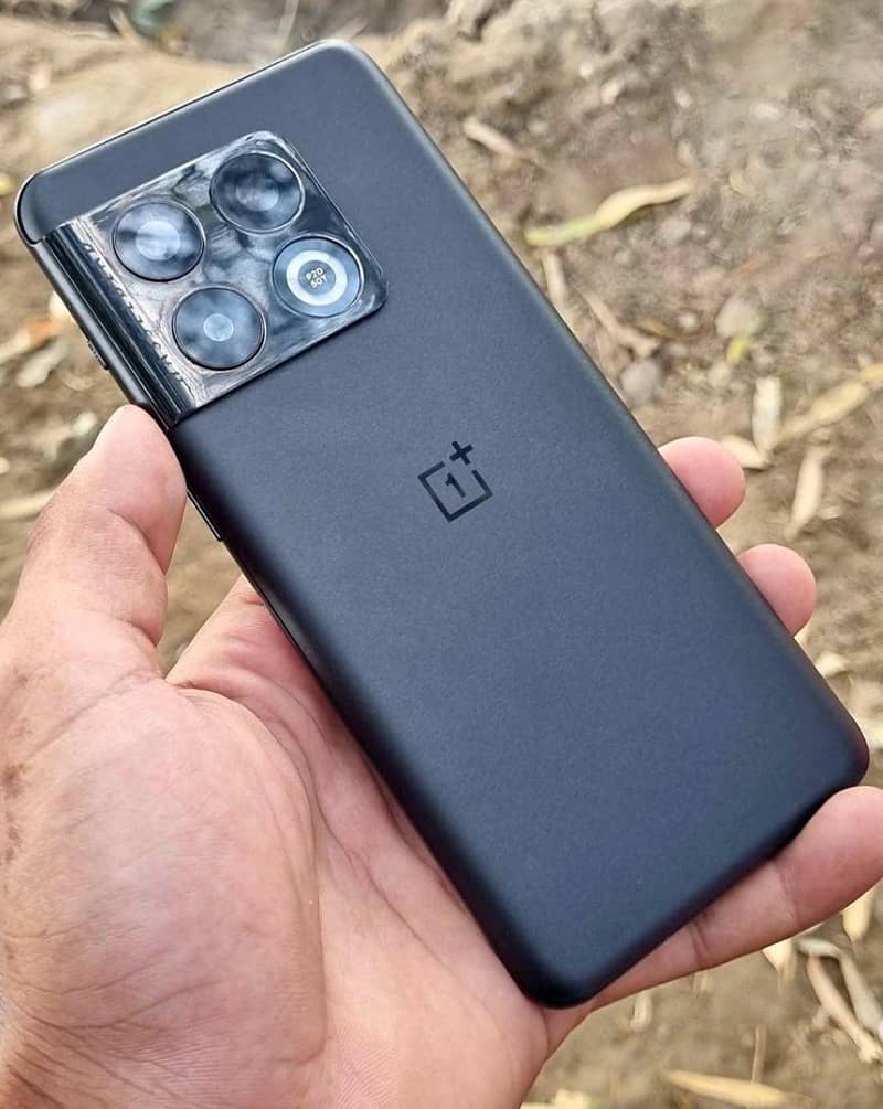 One Plus 10 Pro 3