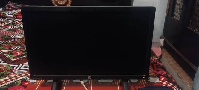 HP EliteDisplay E221 22-inch LED Monitor