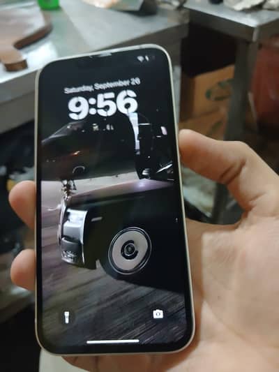 Apple iPhone 13