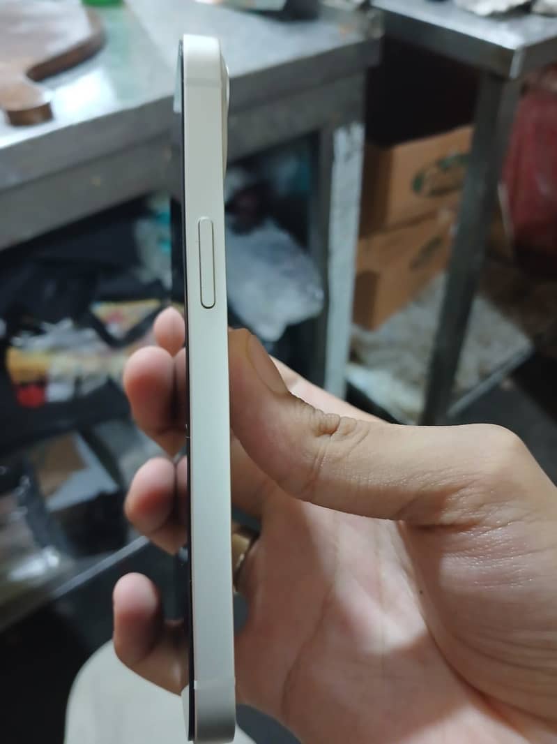 Apple iPhone 13 1