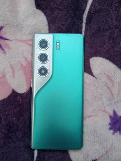 Tecno CAMON 40 Pro
