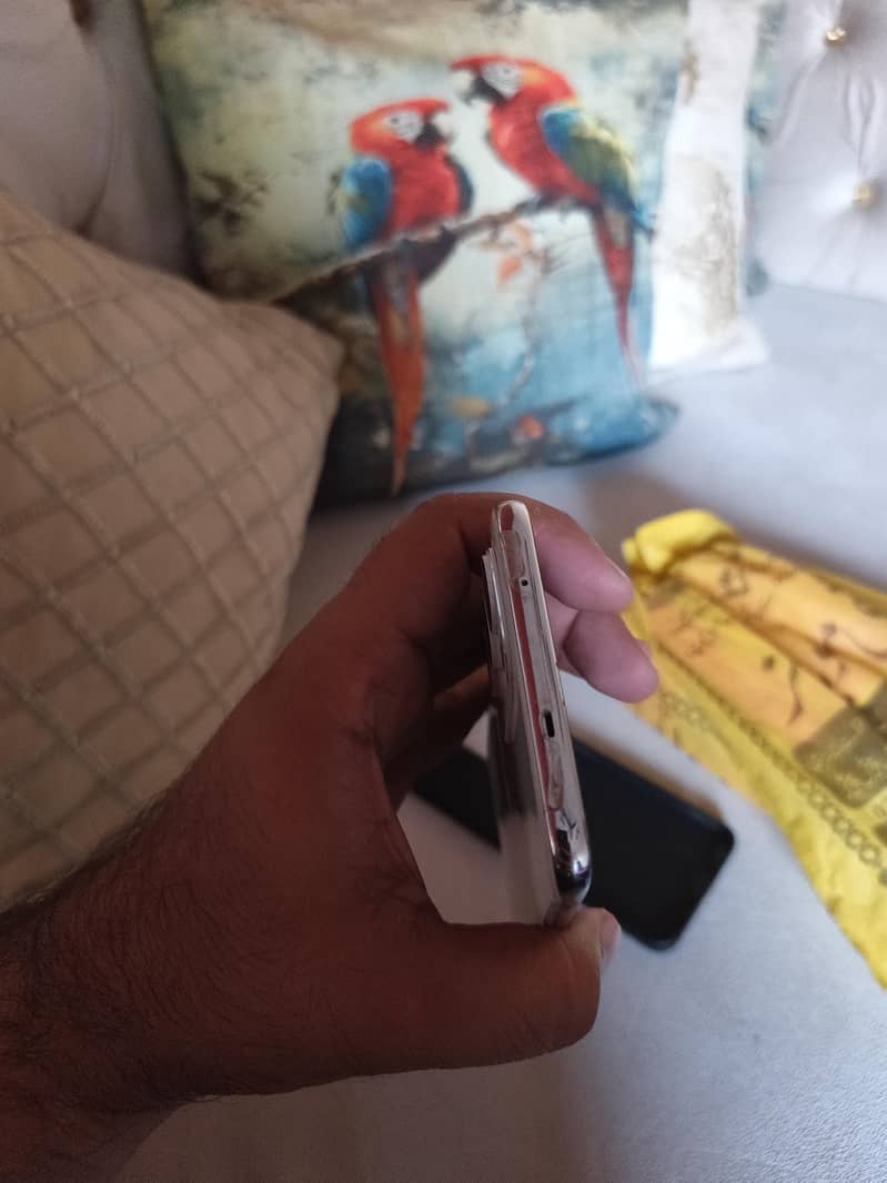 Tecno Spark 40 pro plus 4