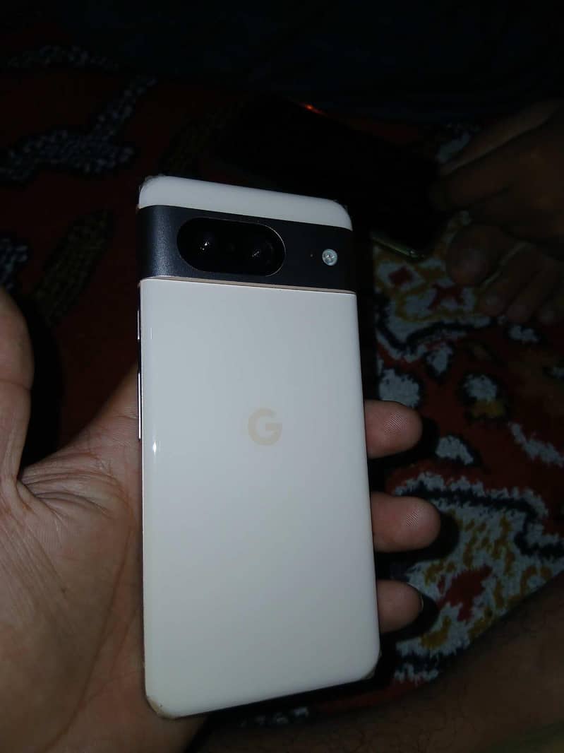Google Pixel 8 1