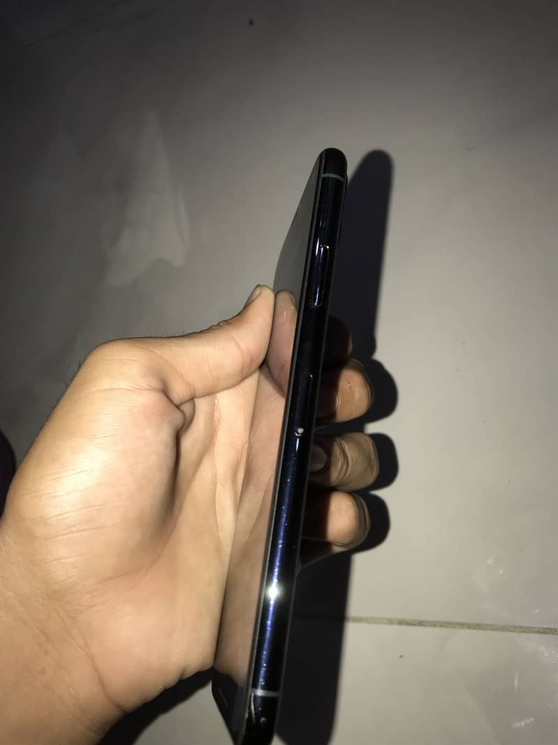 Apple iPhone 11 Pro Max 3