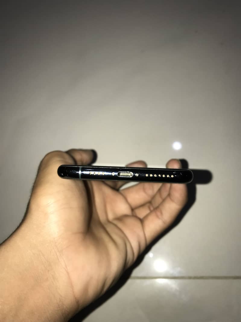 Apple iPhone 11 Pro Max 4