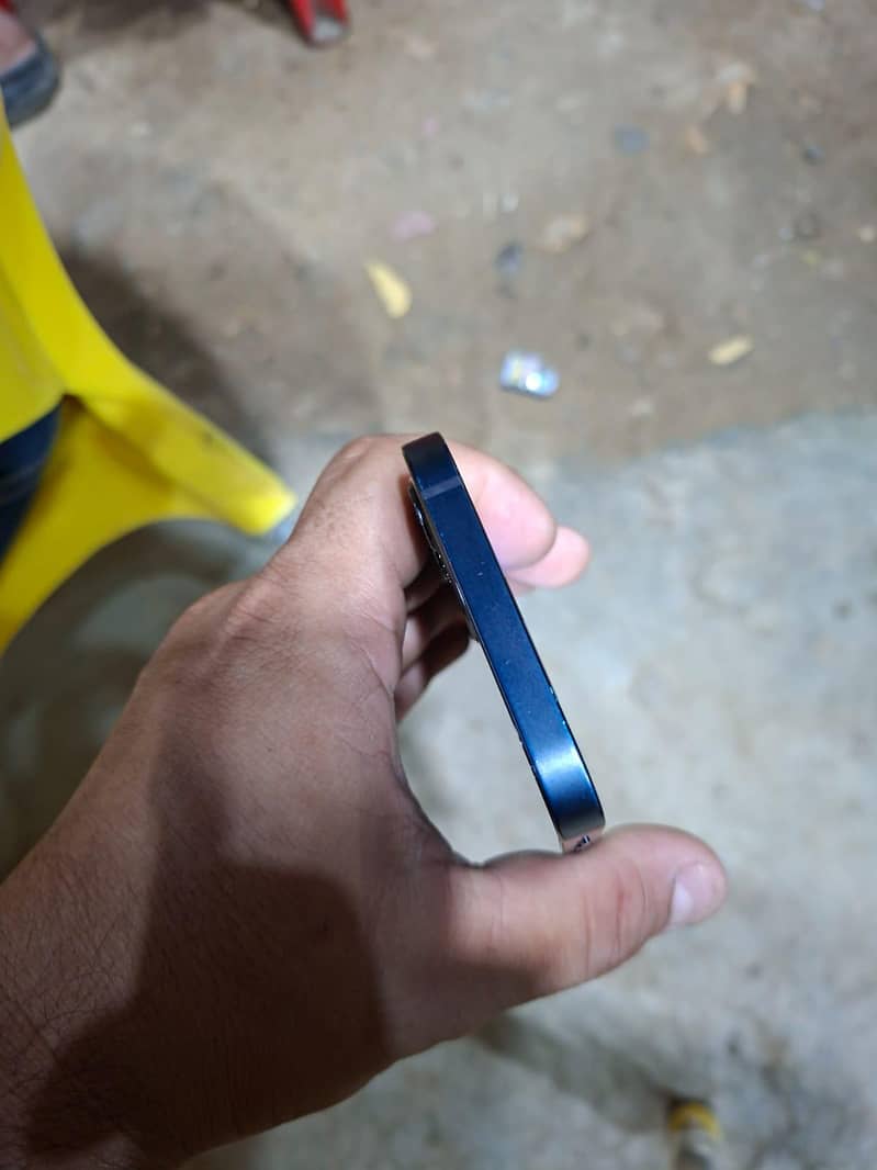 Apple iPhone 12 2