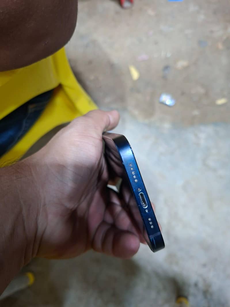 Apple iPhone 12 5