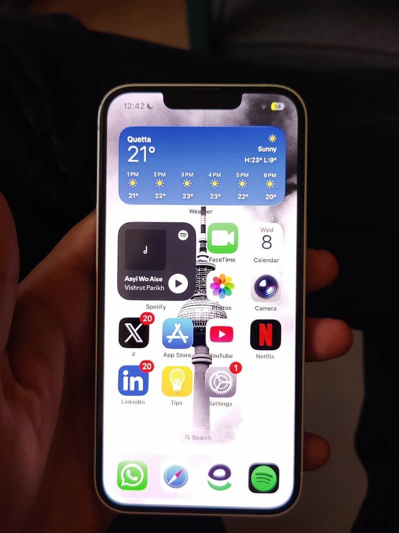 Apple iPhone 13 8