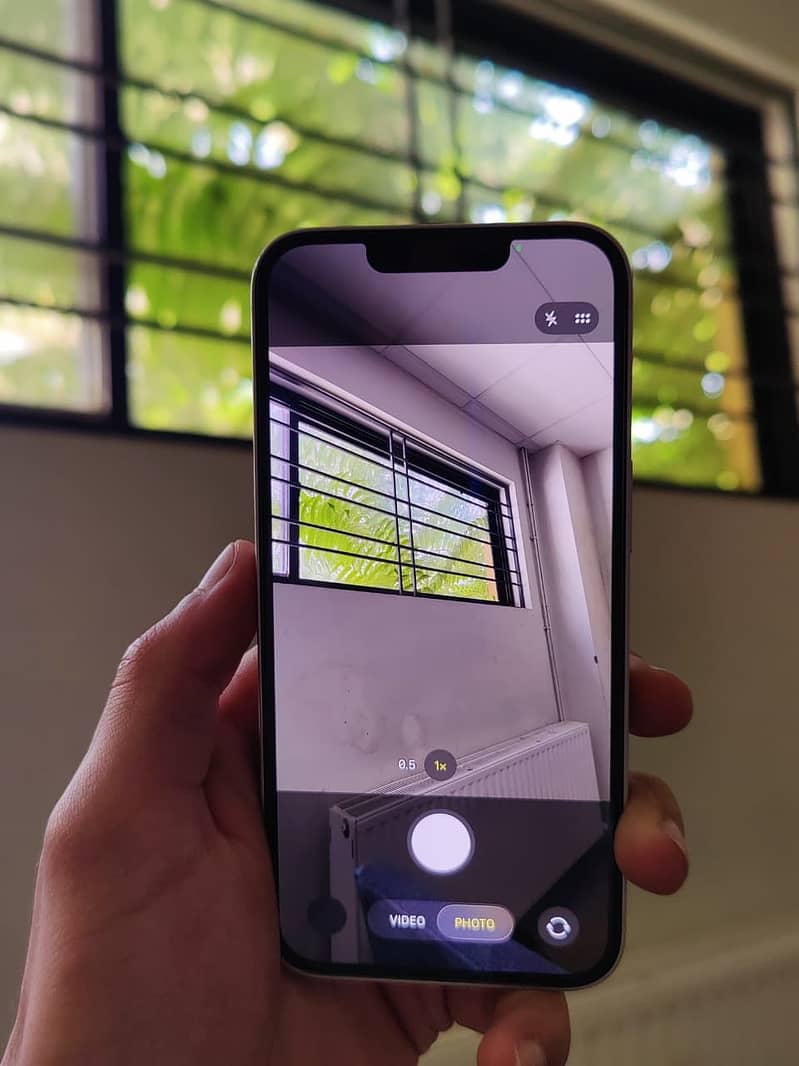 Apple iPhone 13 9