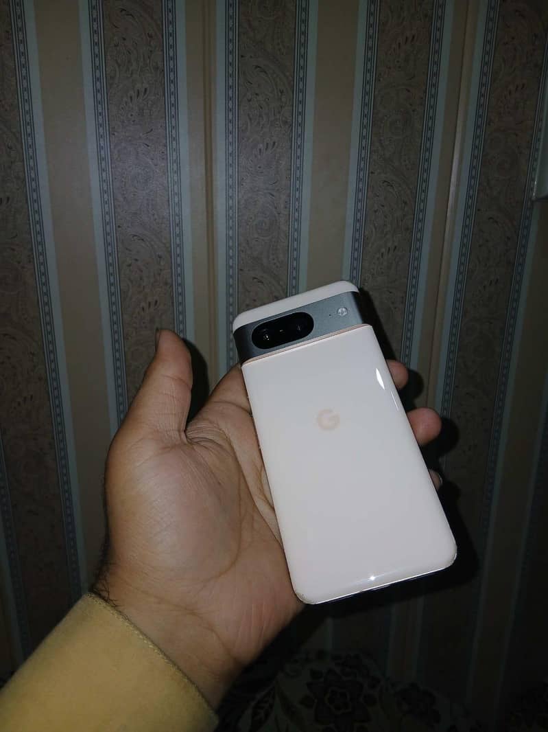 Google Pixel 8 1