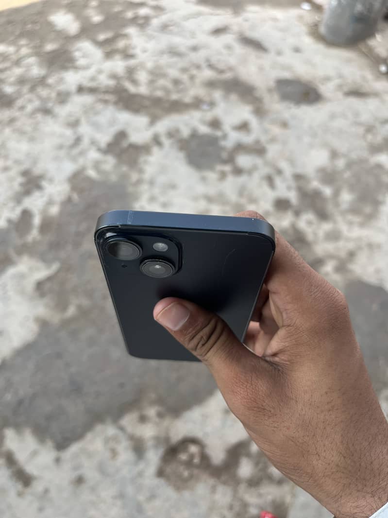 Apple iPhone 14 4