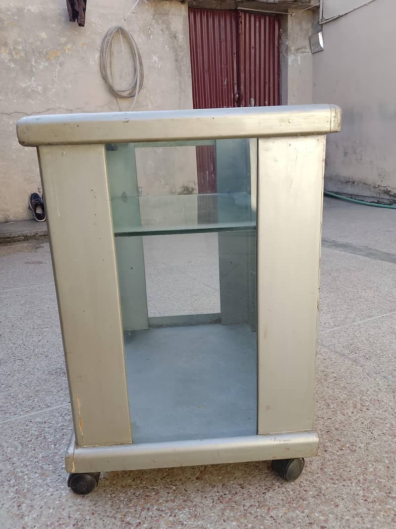 Computer Table 4