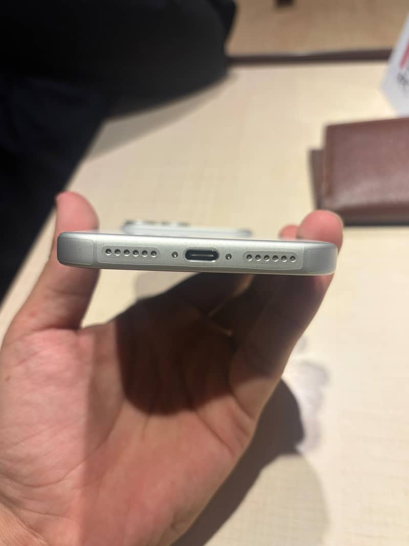 Apple iPhone 17 Pro Max 3