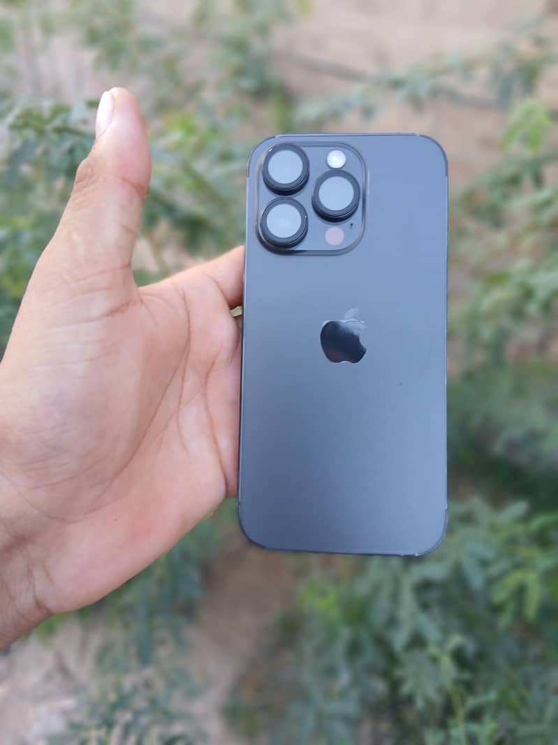 Apple iPhone 14 Pro 2