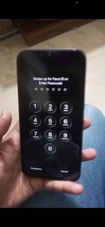 Apple iPhone 13