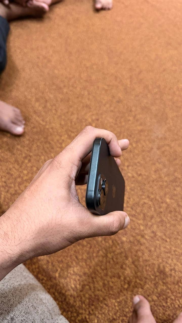Apple iPhone 15 2