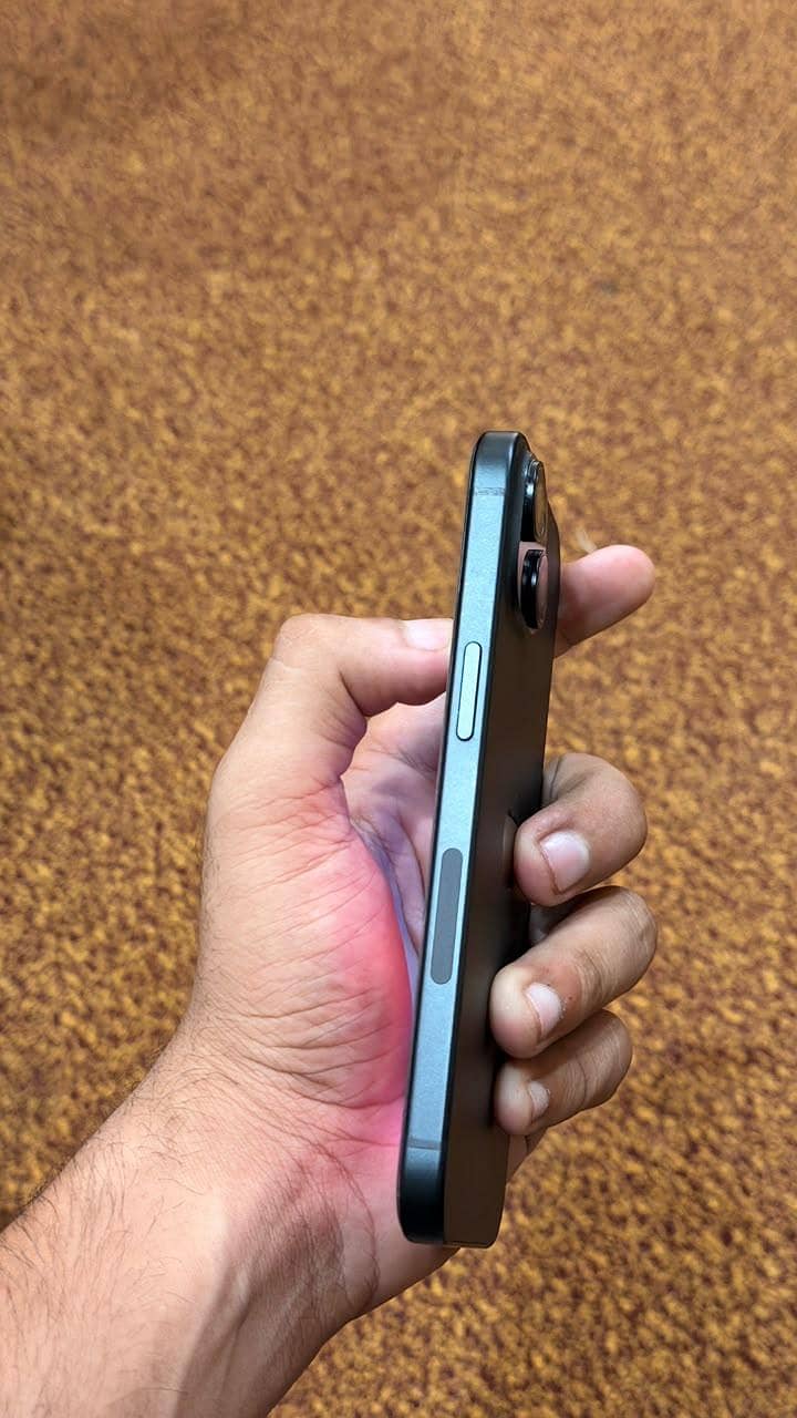 Apple iPhone 15 3