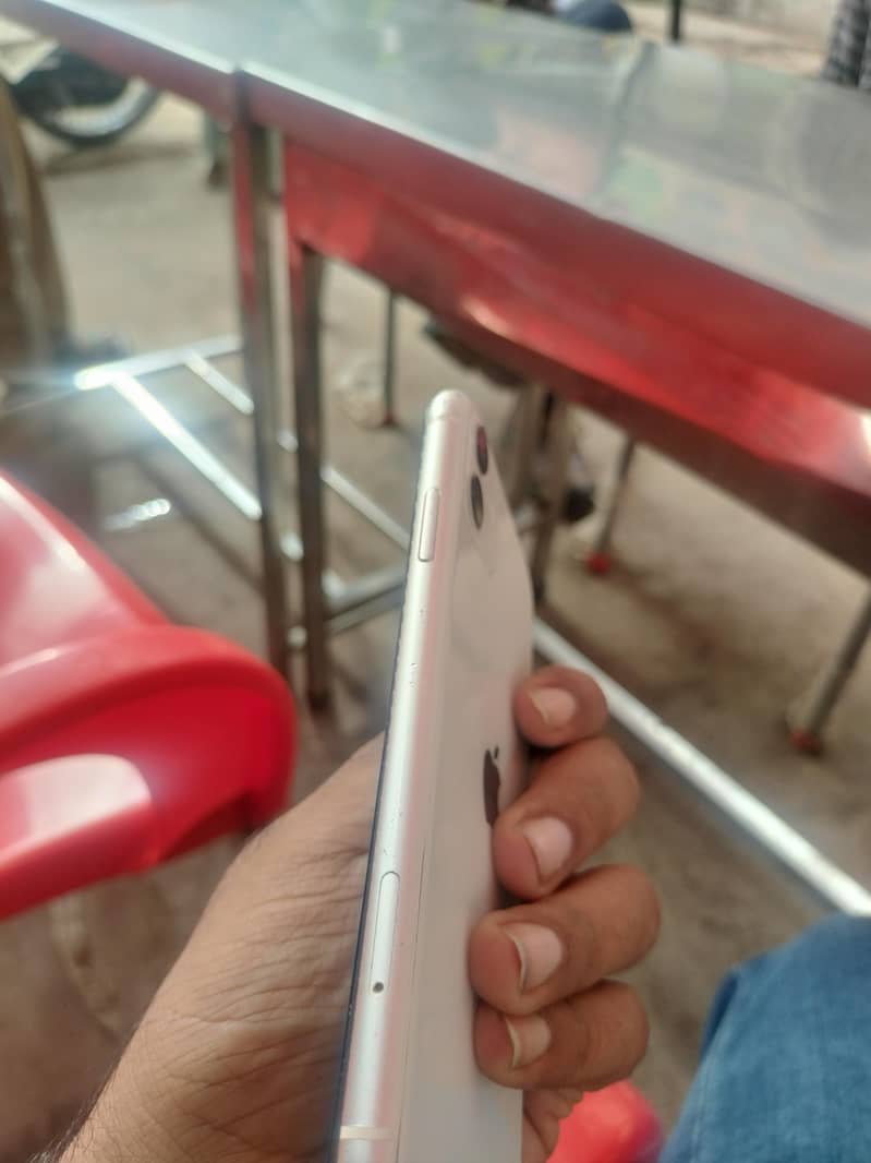 Apple iPhone 11 2