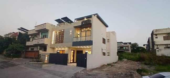 10 Marla House Available In MPCHS - Block B For sale