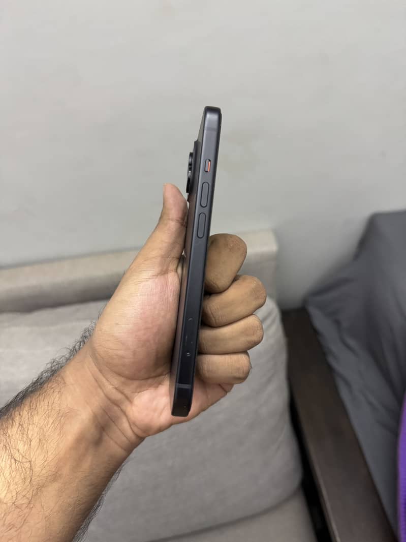 Apple iPhone 15 4