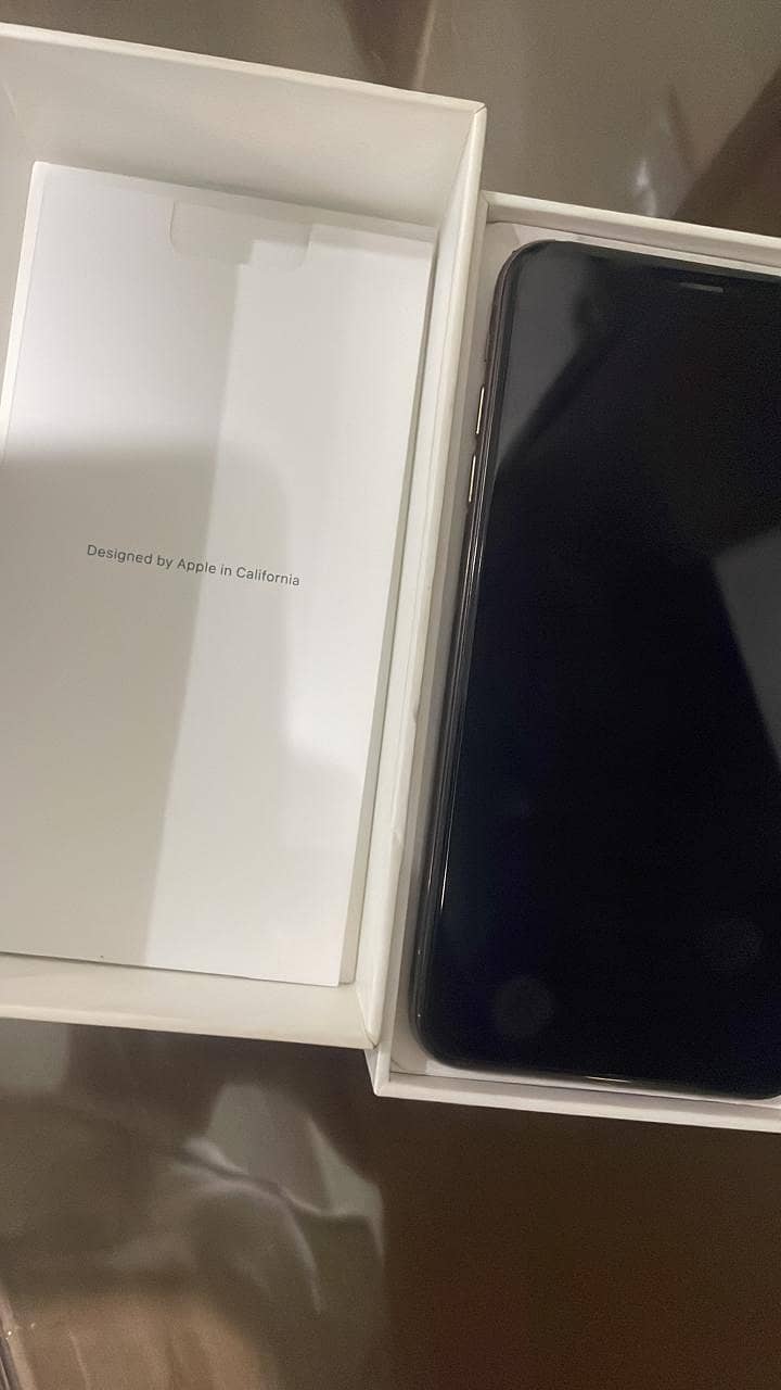 Apple iPhone XS Max 5