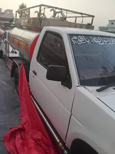 Toyota Hilux single kabin with 2000 liter milk tank