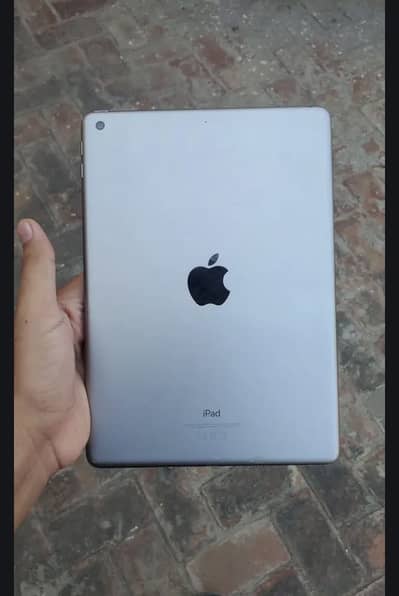 Apple IPAD 6TH GENERATION 32 GB 10/10 0324/94/83/320 EXCHANGE POSIBLE
