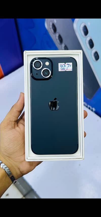 Apple iPhone 13
