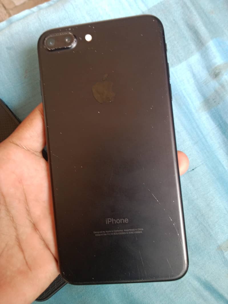 Apple iPhone 7 Plus 5
