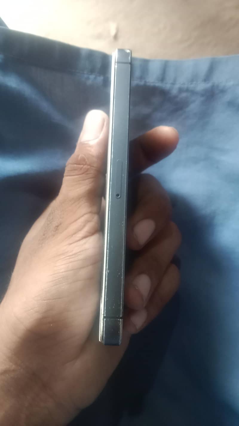 Apple iPhone 5s 3