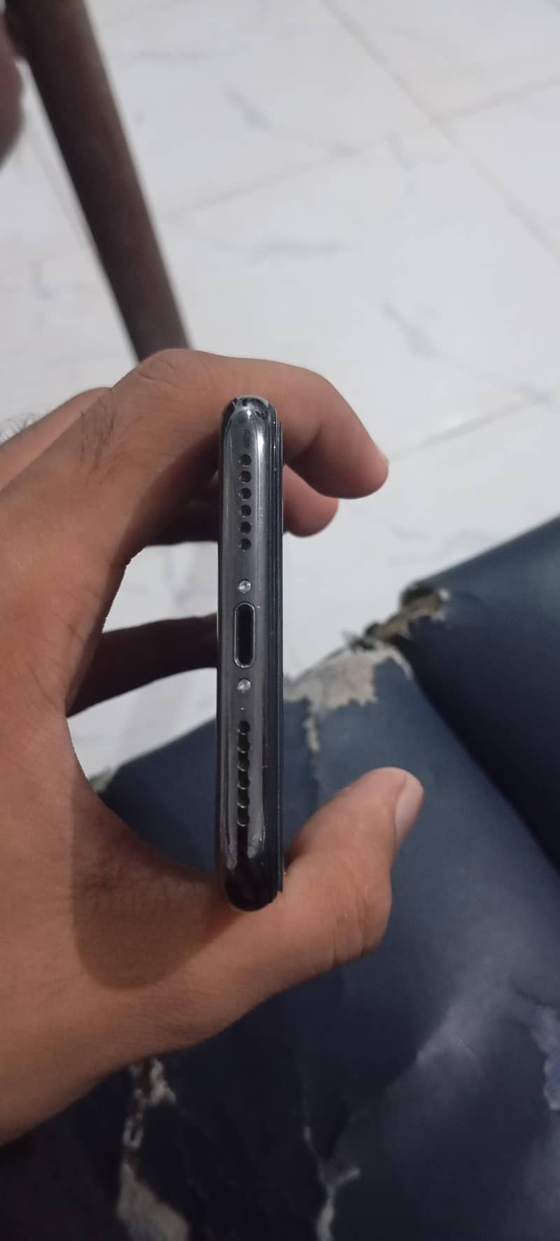 Apple iPhone X 4