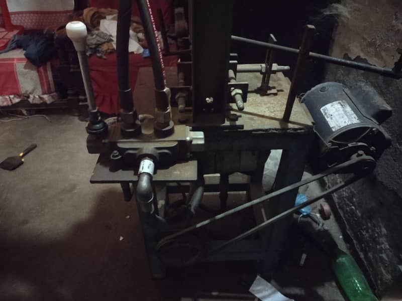 Toyes&iron switch making machine 5