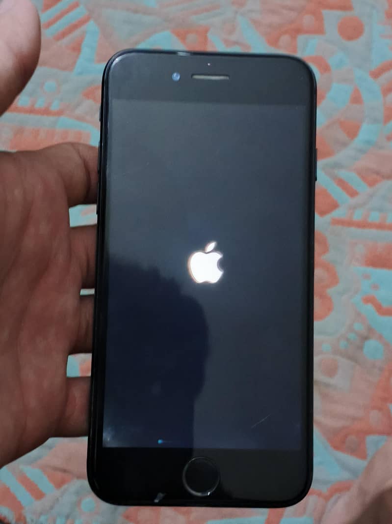 Apple iPhone 7 1