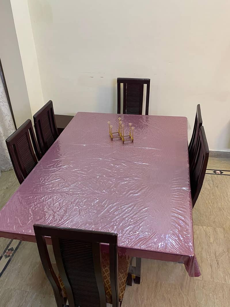 6 seated Dining table 3