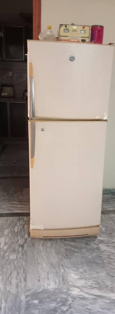 pel refrigerator for sale ha condition 10/7 whatapp no 03176685273.