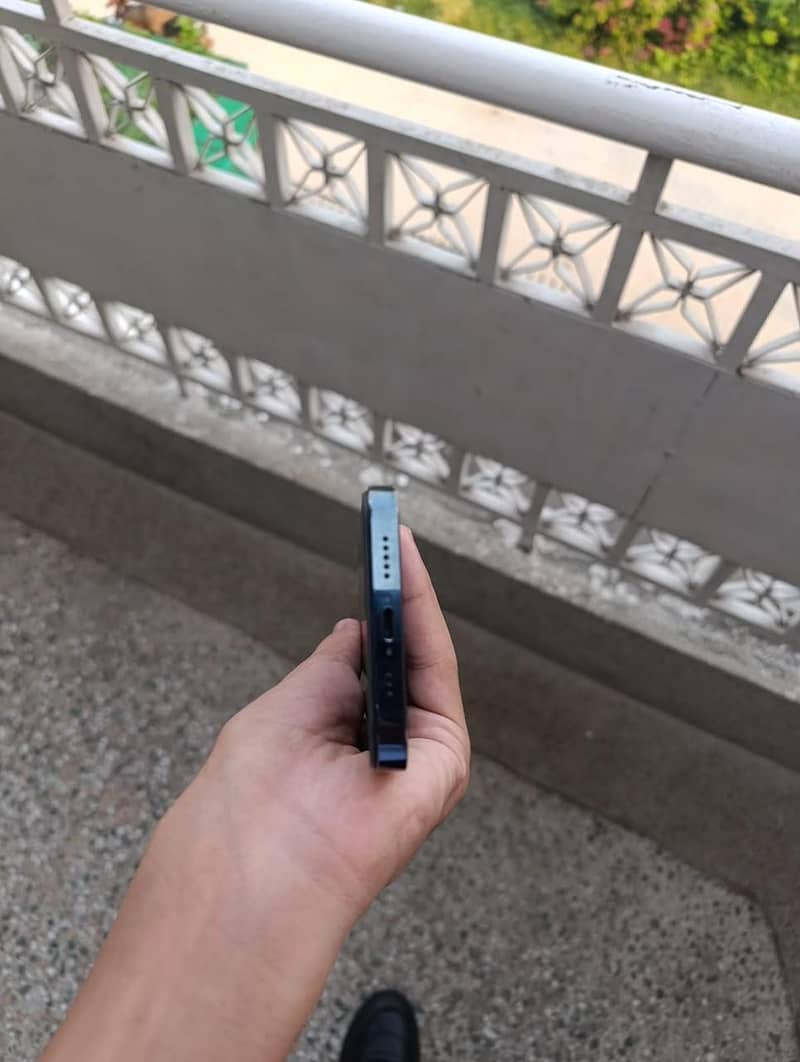 Apple iPhone 12 Pro 6