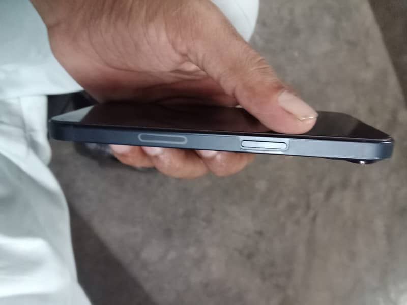 Apple iPhone 13 4