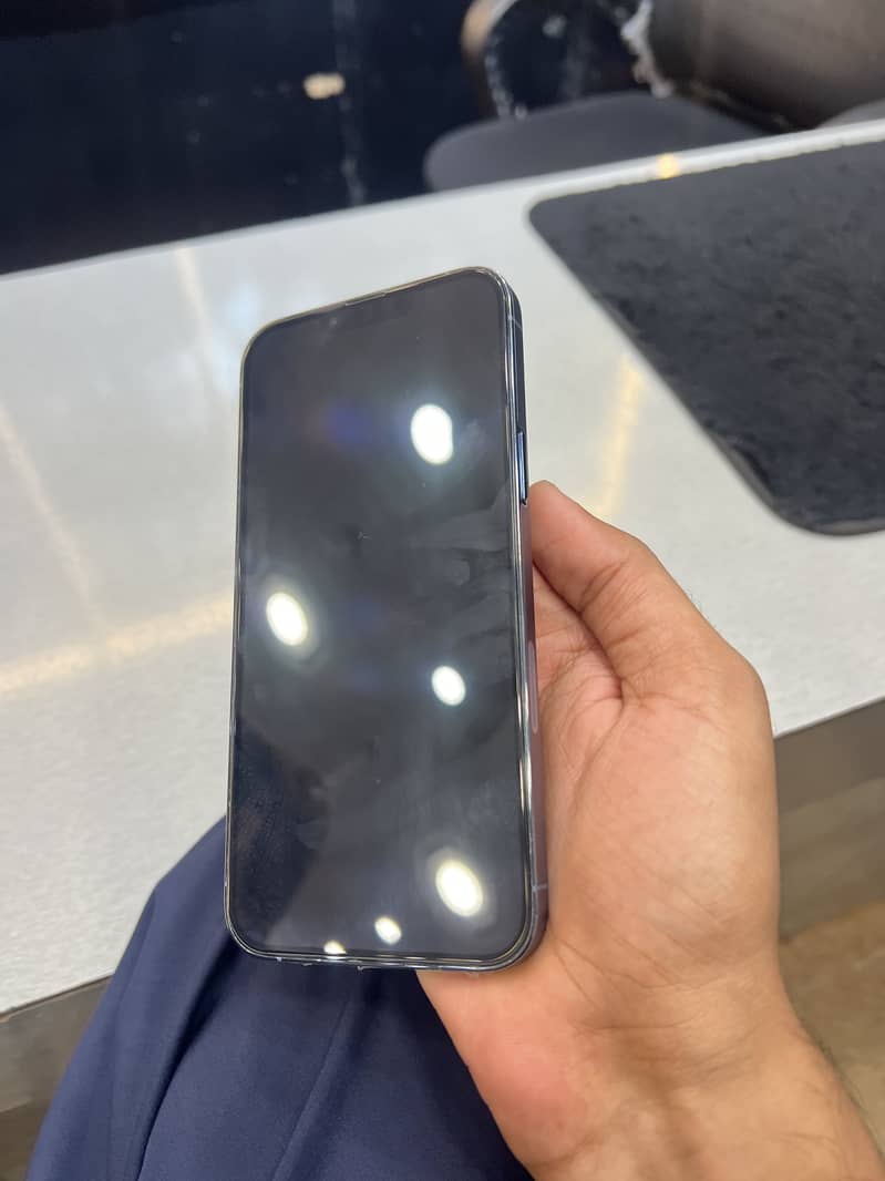 Apple iPhone 13 Pro Max 4