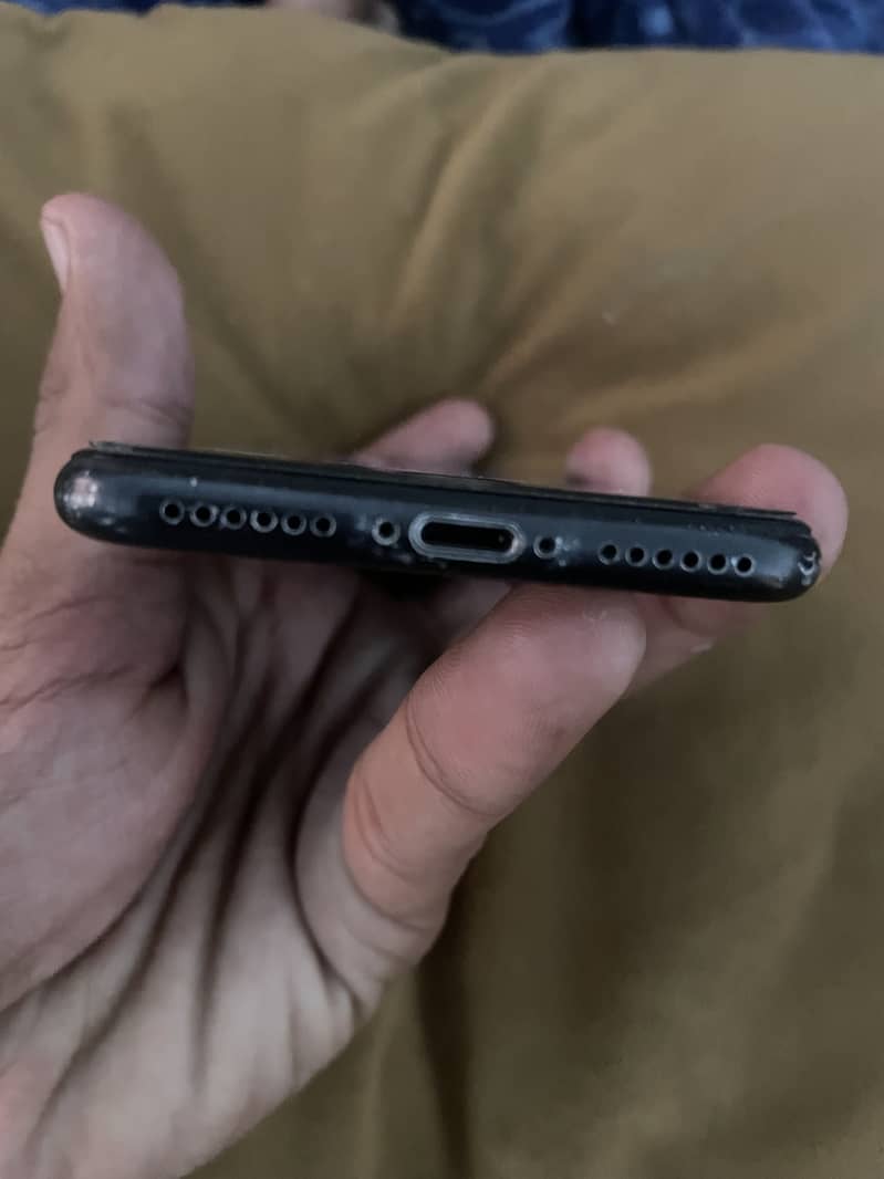 Apple iPhone 7 1