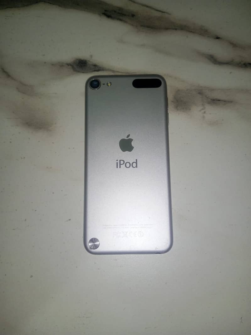 Apple IPod Touch 5th Generation 0