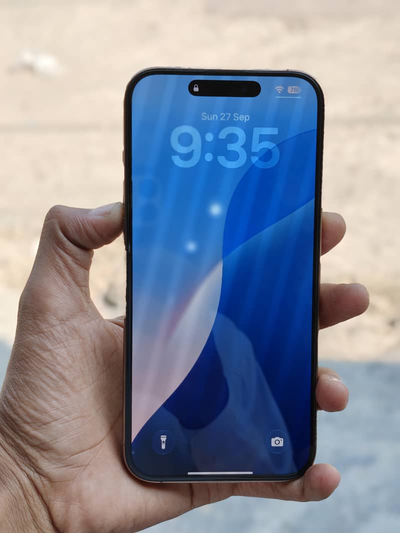 Apple iPhone 16 Pro Max 4