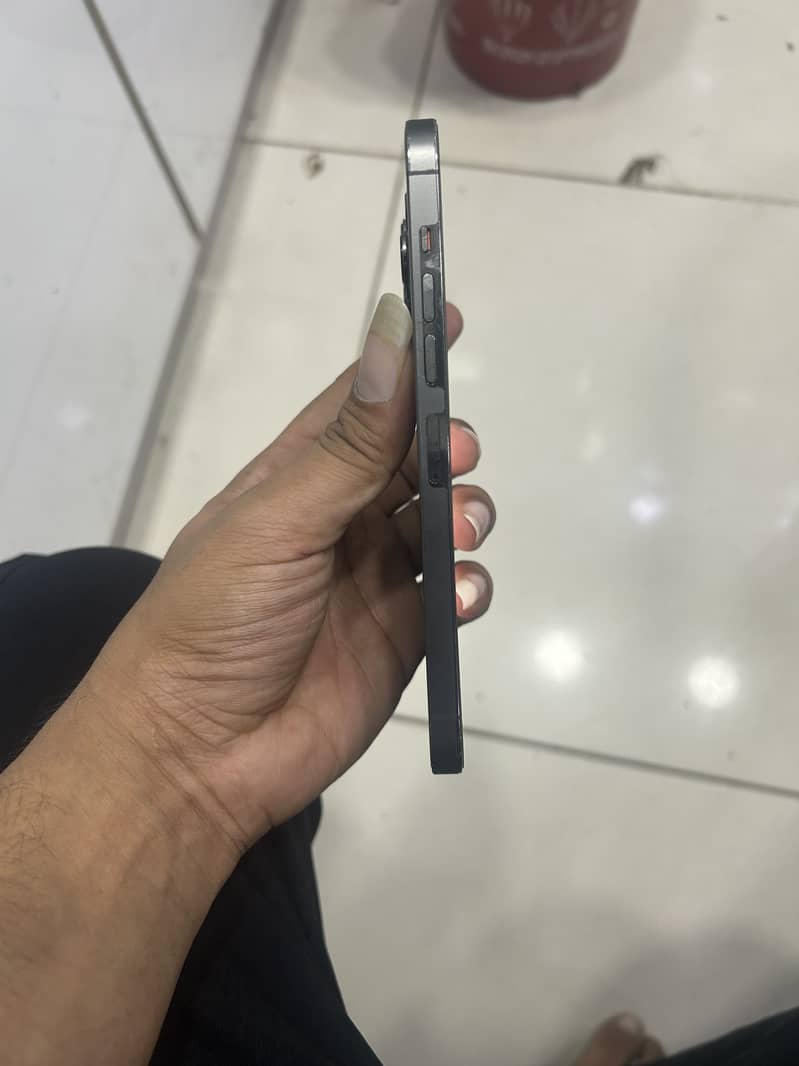 Apple iPhone 13 Pro Max 3