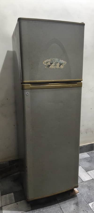 DAWLANCE REFRIGERATOR (OLD MODEL 9170) FOR SALE