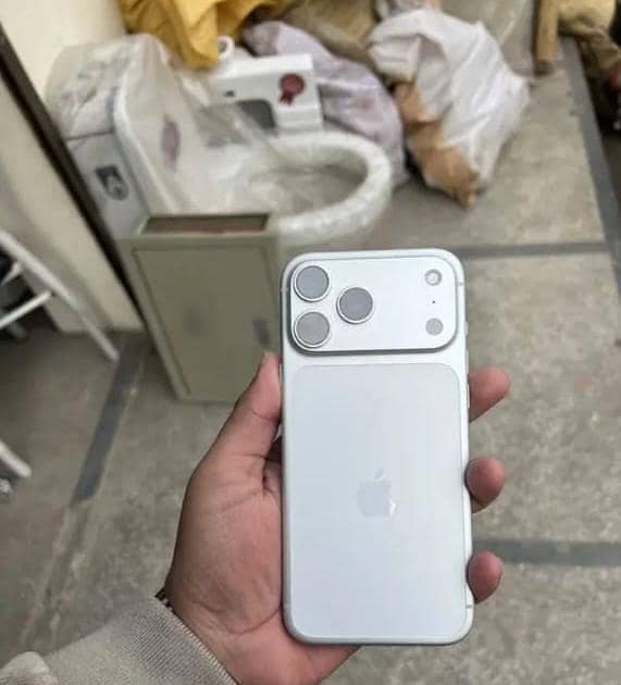 Apple iPhone 17 Pro Max 3