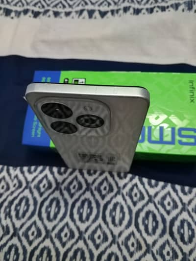 Infinix smart 8 pro (4/128)