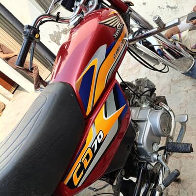 HONDA CD70 2025
