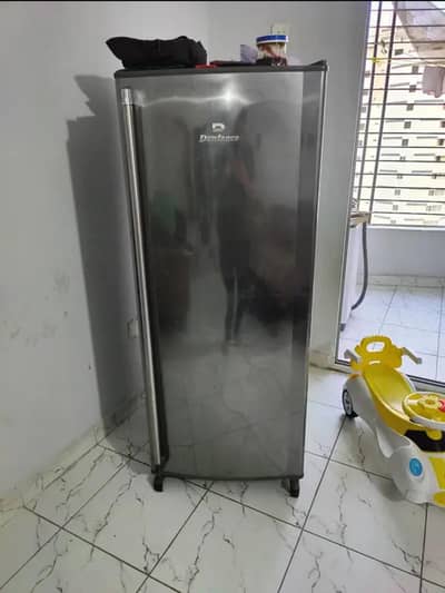Dawlence Vertical Freezer