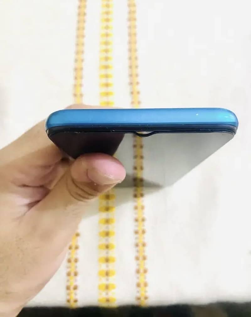 Realme 5i 4